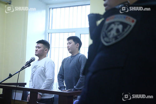 ФОТО: Д.Жавхлан, М.Амарболд нарыг шүүж байна